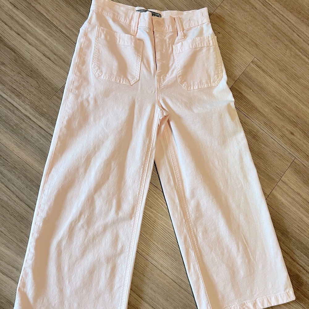 J CREW light pink straight leg cargo capri pants - never worn!! *NEW*